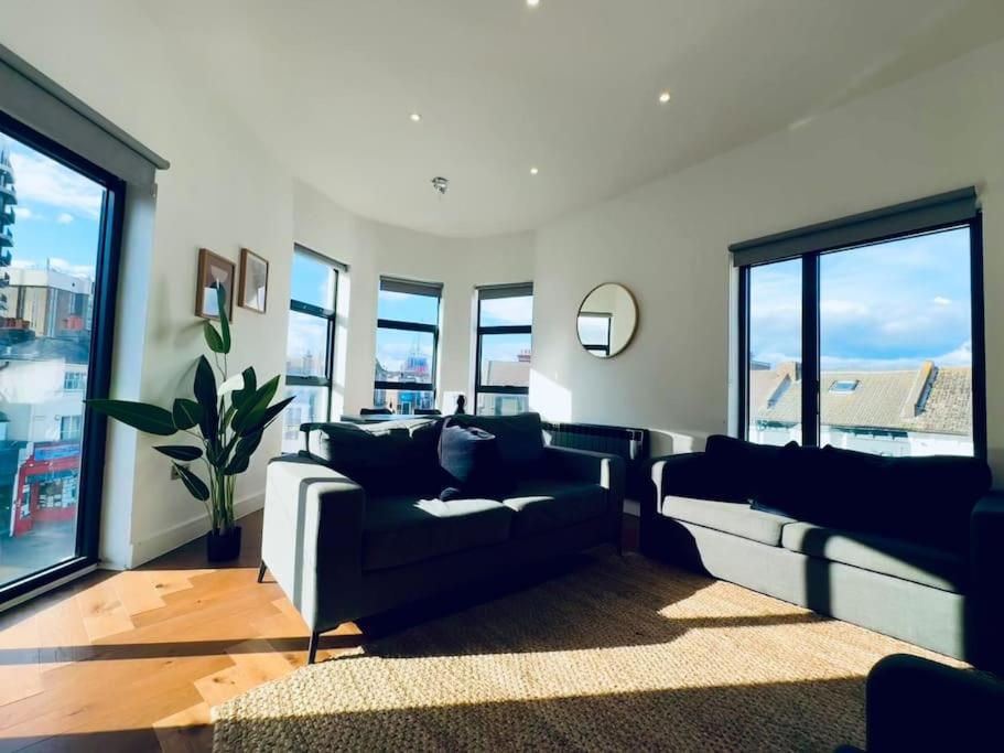 Amazing 2 Bedrooms I Station I Sleep 6 Brighton